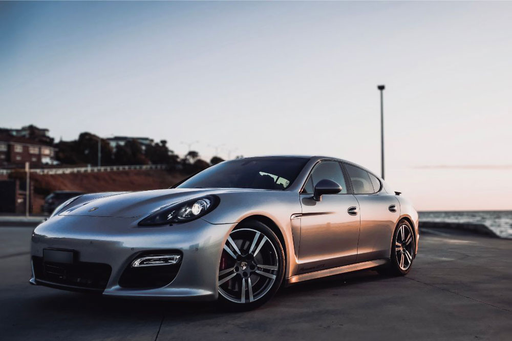 Porsche Panamera GTS - 4.8 L V8 Petrol